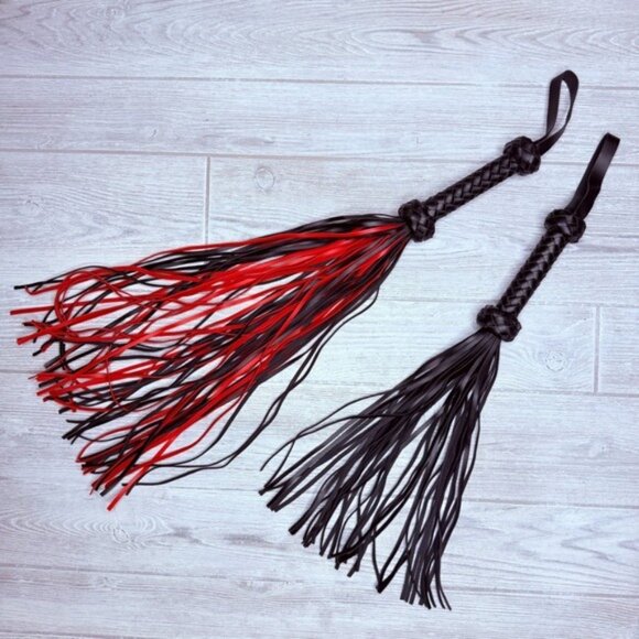 Leather Red and black Whip Riding Horse Whip Equestrian Horse Flogger riding - Picture 1 of 6